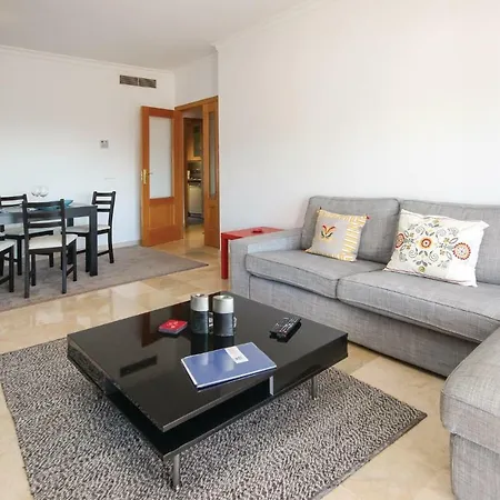 Three-bedroom In Daire Estepona